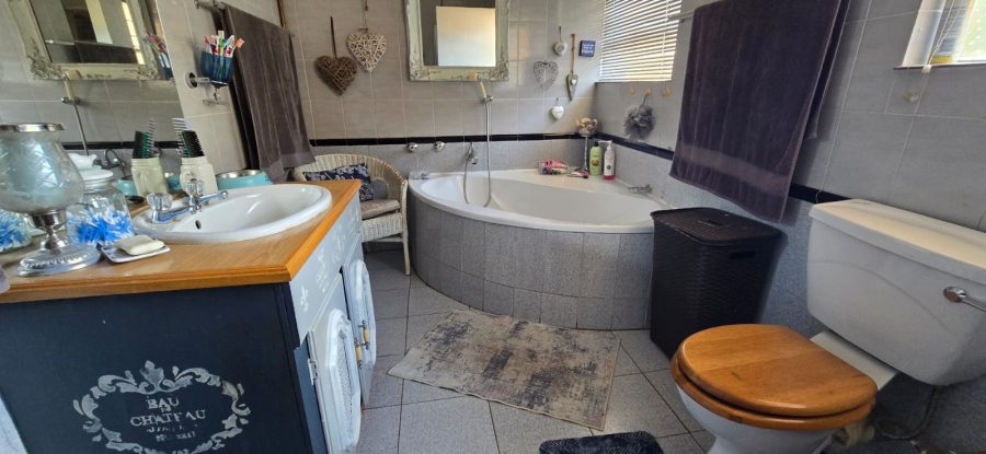 4 Bedroom Property for Sale in Doringkruin North West